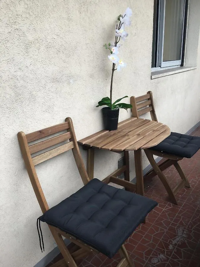 A Deux Pas Des Champs Elysees Párizs Apartman